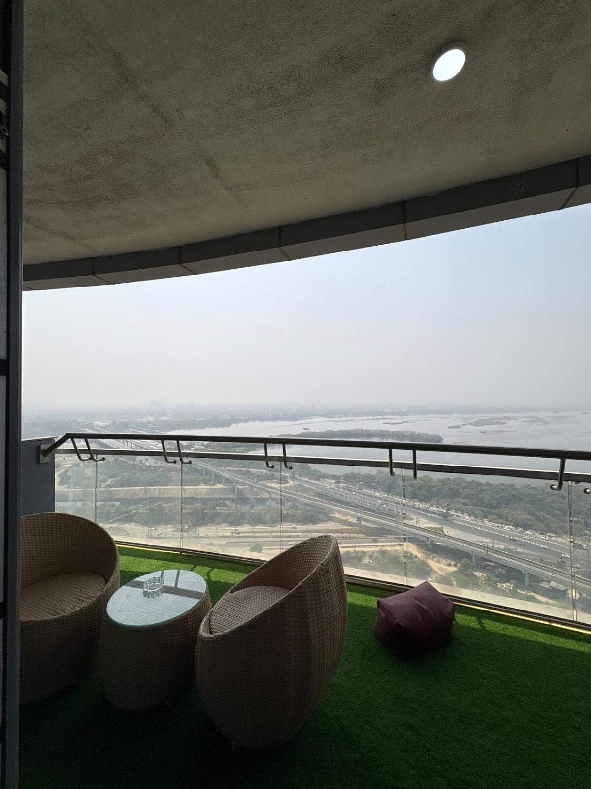 Luxury Lagoon By La Fausto * New Delhi