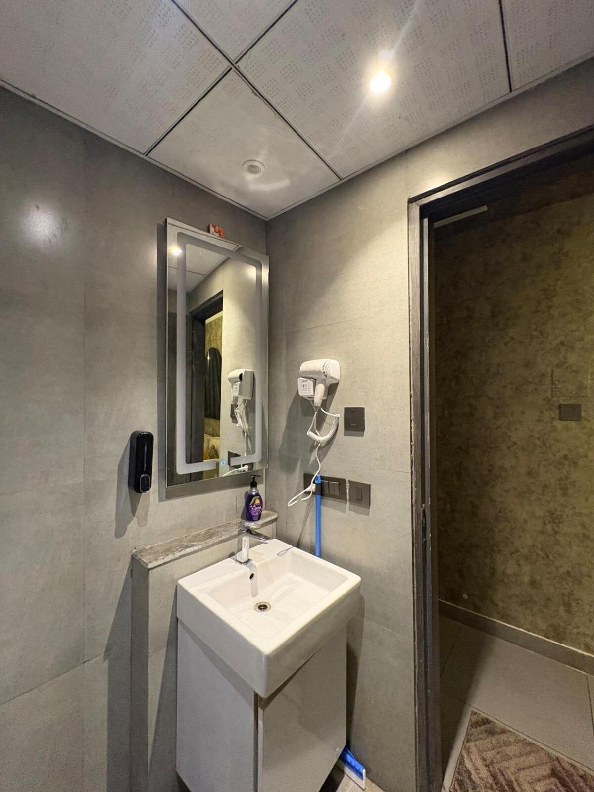 Apartment Luxury Lagoon By La Fausto New Delhi